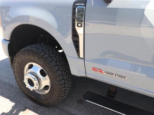 Glacier Gray Metallic TriCoat 2024 Ford F-350 Limited