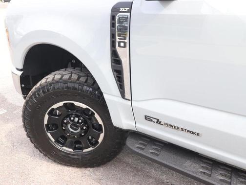 Avalanche 2026 Ford F-250 XLT