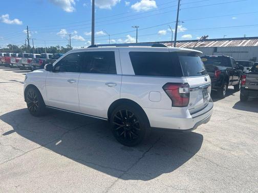 White Platinum 2018 Ford Expedition Limited