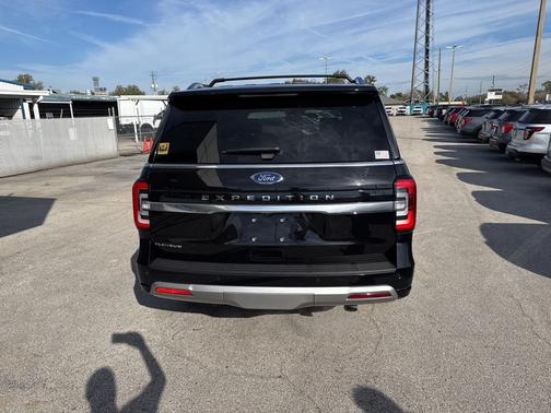 2023 Ford Expedition Platinum