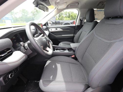 Space White Metallic 2026 Ford Explorer Active