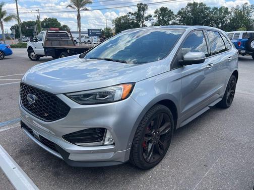 Iconic Silver Metallic 2022 Ford Edge ST