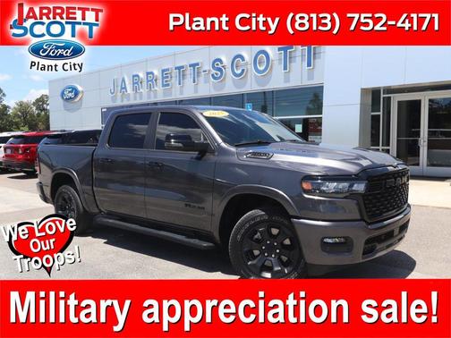 Granite Crystal Metallic Clearcoat 2025 RAM 1500 Big Horn/Lone Star
