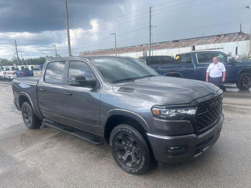 Granite Crystal Metallic Clearcoat 2025 RAM 1500 Big Horn/Lone Star