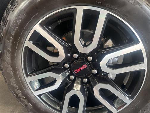 2025 GMC Sierra 1500 AT4