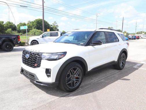Star White Metallic Tri-Coat 2026 Ford Explorer ST