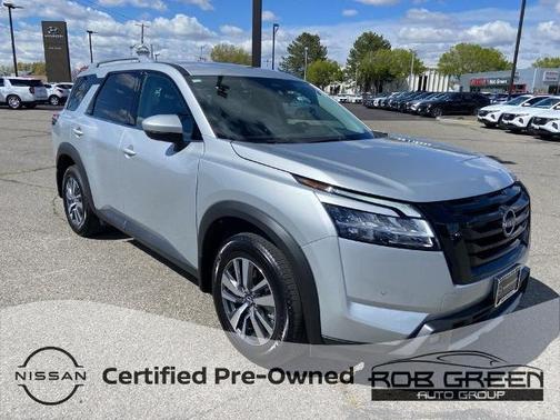 2024 Nissan Pathfinder SL