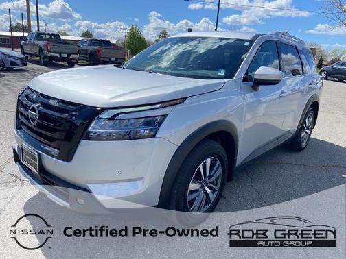 2024 Nissan Pathfinder SL