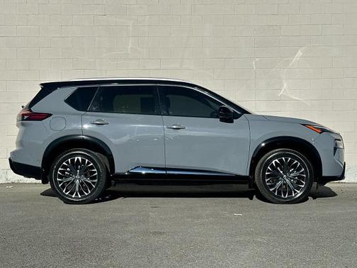 Boulder Gray Metallic 2024 Nissan Rogue Platinum