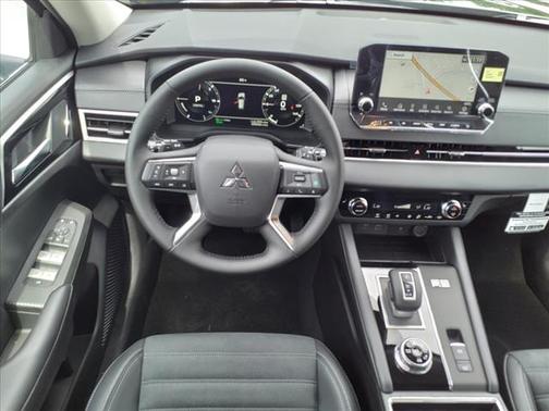 2024 Mitsubishi Outlander PHEV SE