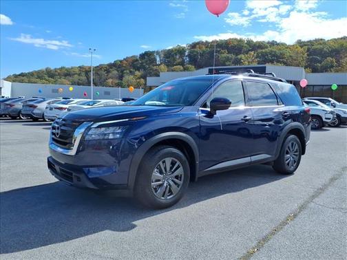 2025 Nissan Pathfinder SV