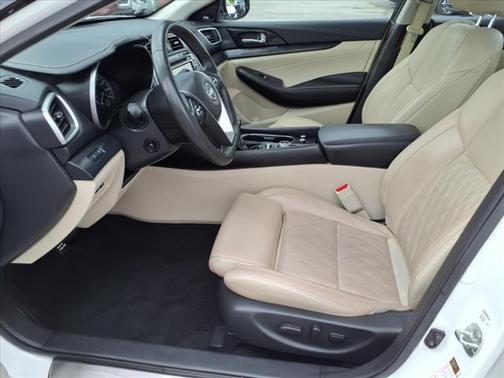 2023 Nissan Maxima Platinum