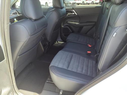 2024 Mitsubishi Outlander PHEV SE