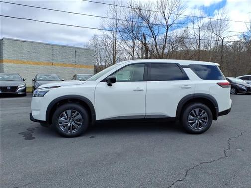 2025 Nissan Pathfinder S