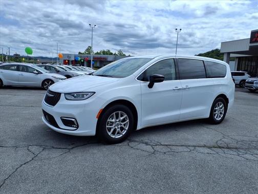 2024 Chrysler Pacifica Touring-L
