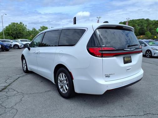 2024 Chrysler Pacifica Touring-L