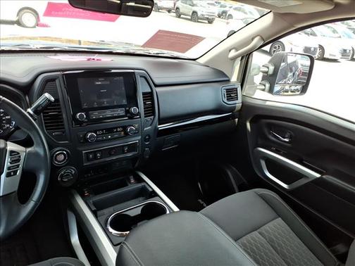 2024 Nissan Titan SV