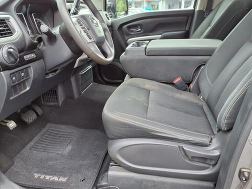 2017 Nissan Titan XD SV
