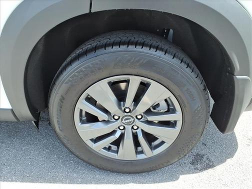 Everest White P 2026 Nissan Pathfinder SV