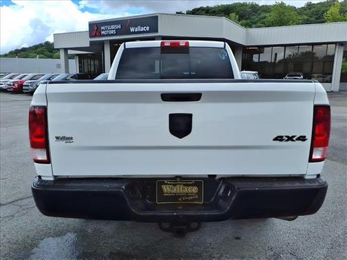 Bright White Clearcoat 2017 RAM 1500 SLT