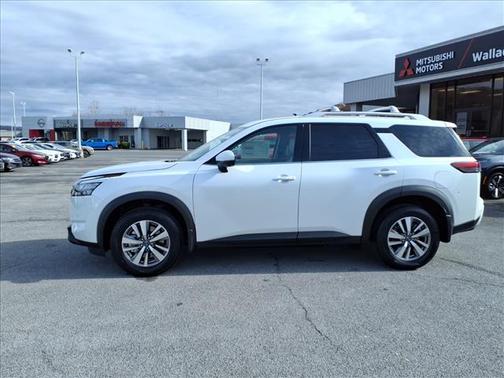 2025 Nissan Pathfinder SL