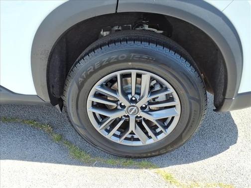 Glacier White 2024 Nissan Rogue S