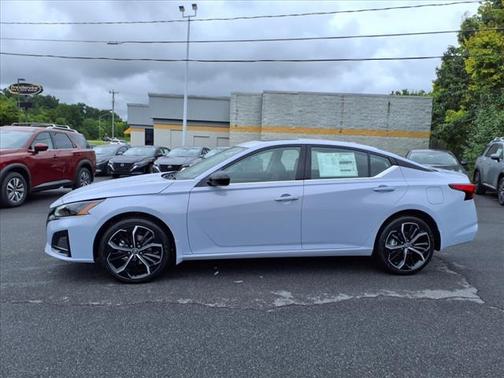 2025 Nissan Altima SR