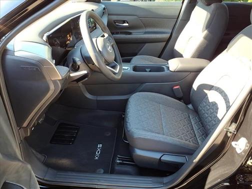 Super Black 2026 Nissan Kicks SV