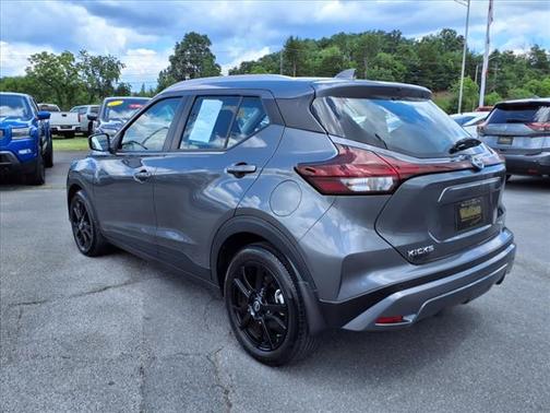 2022 Nissan Kicks SV