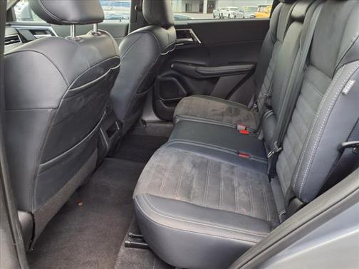 2024 Mitsubishi Outlander SE Black Edition