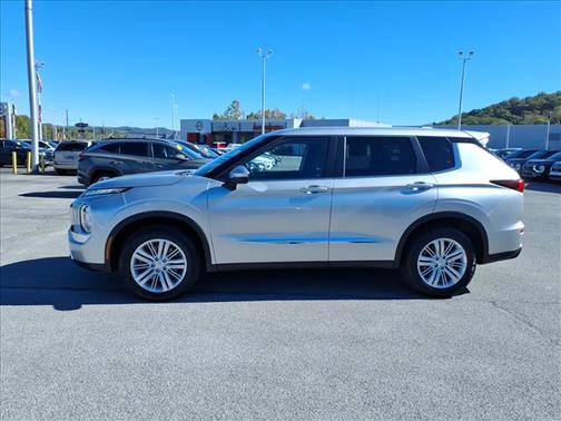 2022 Mitsubishi Outlander ES