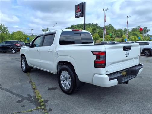 2024 Nissan Frontier SV