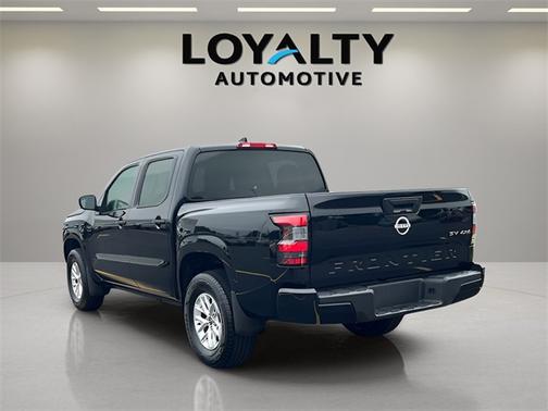 2024 Nissan Frontier SV