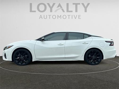 2023 Nissan Maxima SR