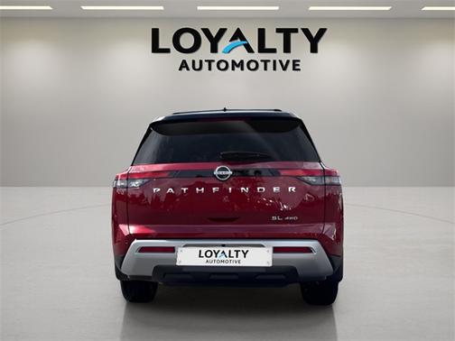 2024 Nissan Pathfinder SL
