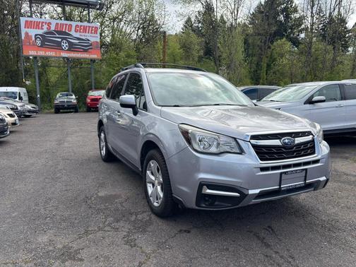 Ice Silver Metallic 2017 Subaru Forester 2.5i Premium