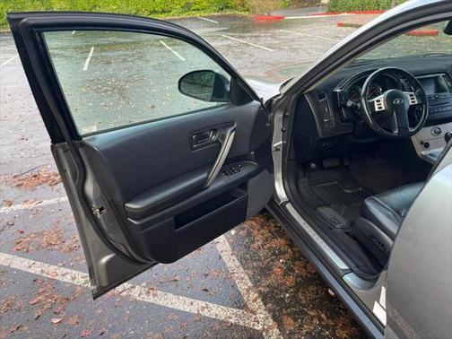 2004 INFINITI FX35 Base