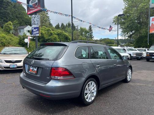 Platinum Gray Metallic 2014 Volkswagen Jetta SportWagen DSG TDI w/Sunroof