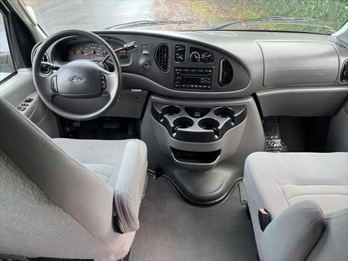 2007 Ford E150 Base