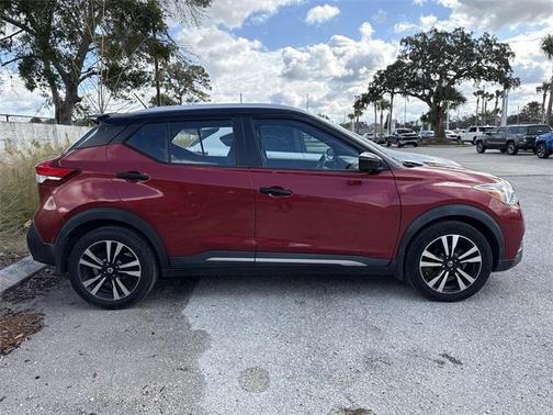 2019 Nissan Kicks SR