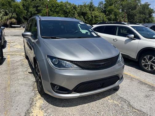 2019 Chrysler Pacifica Touring-L Plus