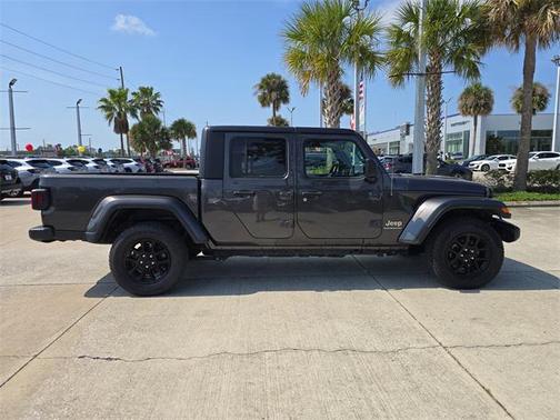 2023 Jeep Gladiator Overland