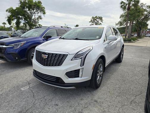 Crystal White Tricoat 2022 Cadillac XT5 Premium Luxury