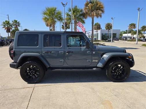 2024 Jeep Wrangler 4-Door Sahara 4x4