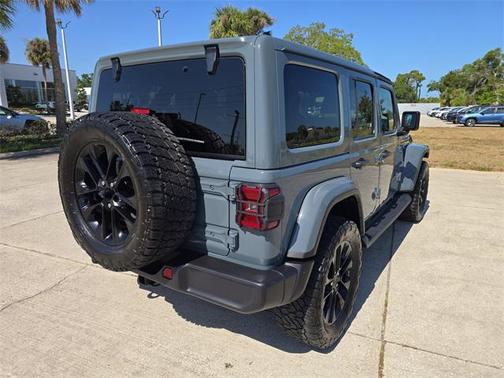 2024 Jeep Wrangler 4-Door Sahara 4x4