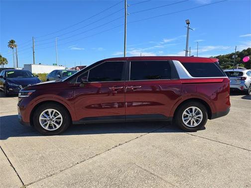 2023 Kia Carnival LX