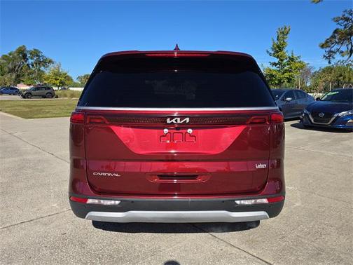 2023 Kia Carnival LX