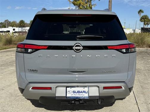 2025 Nissan Pathfinder Platinum FWD