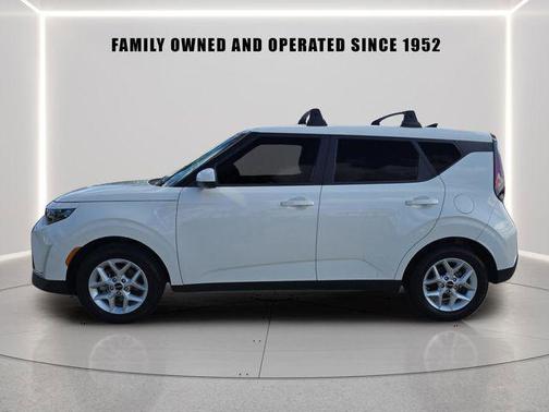 Snow White Pearl 2025 Kia Soul LX