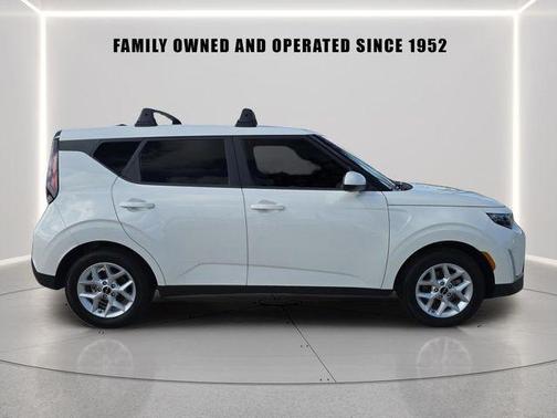 Snow White Pearl 2025 Kia Soul LX